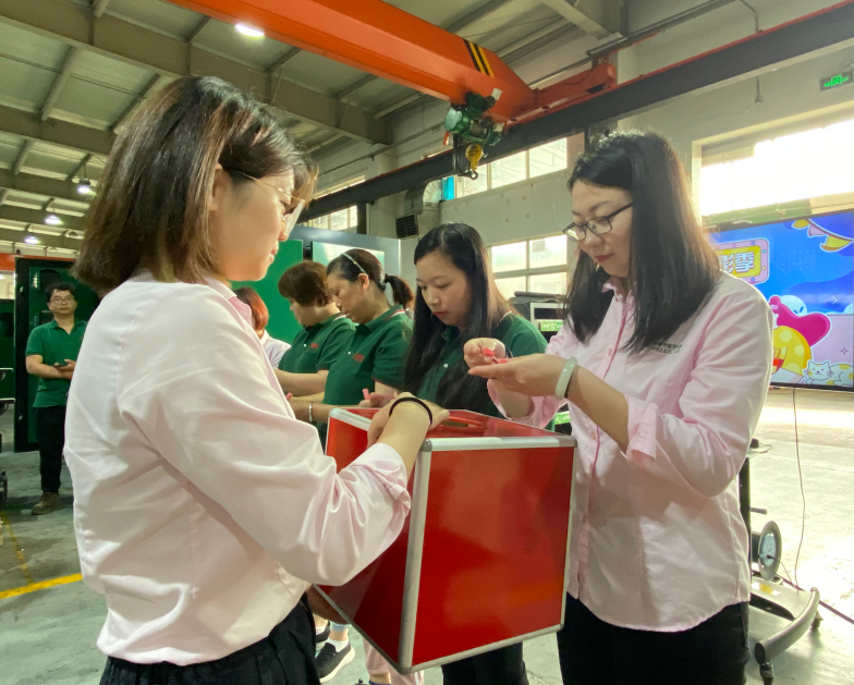 薩震智能節(jié)能空壓機積分獲獎人員抽獎2 薩震智能節(jié)能空壓機積分獲獎人員抽獎2