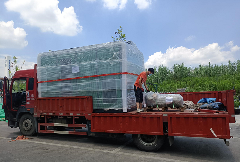 薩震節(jié)能空壓機(jī)工廠發(fā)貨.png 薩震節(jié)能空壓機(jī)工廠發(fā)貨.png